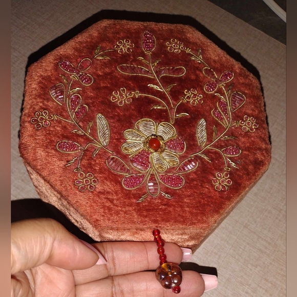 Pier 1 Cute Red Trinket Box/Jewelry Box/ Sewing Box - Picture 3 of 6